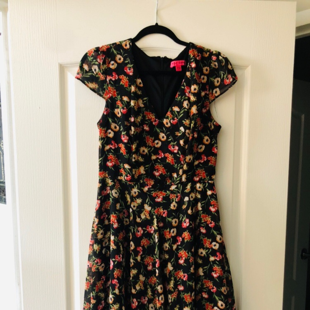 Betsey Johnson Floral Dress Size 8
